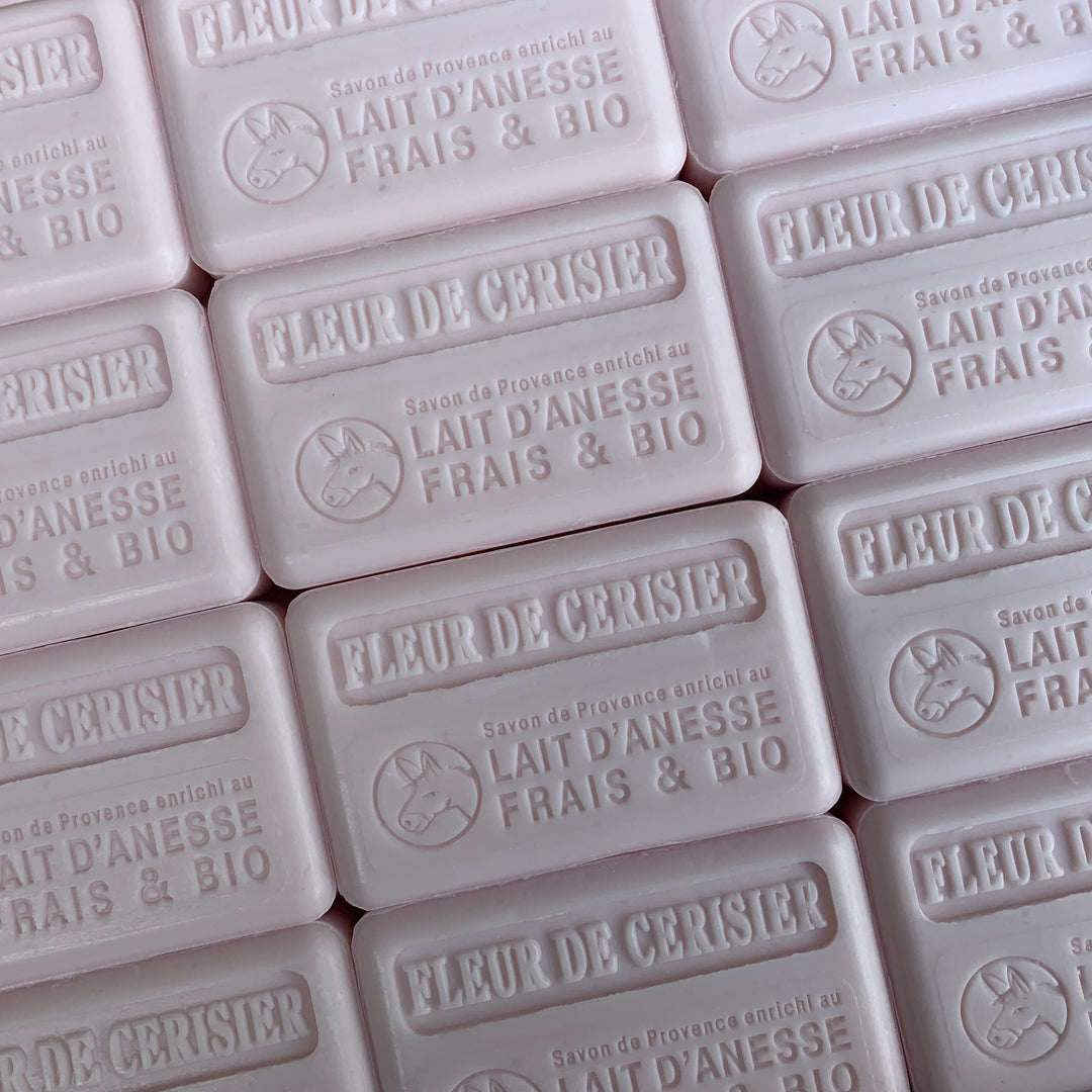 Chateaux Du Savon Donkey De Cerisier (cherry blossom)