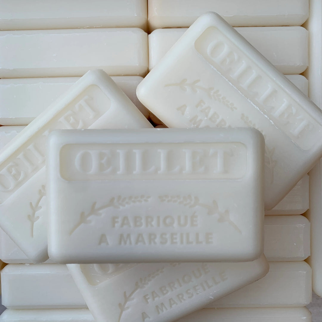 Chateaux Du Savon Oeillet (Carnation)